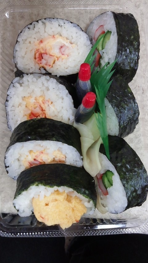 �������i